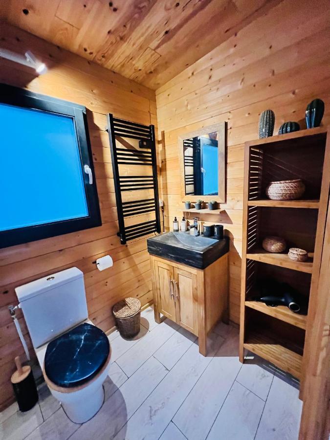 Cabane Le Flamant Avec Jardin, Piscine Et Parking Saintes-Maries-de-la-Mer Exterior foto